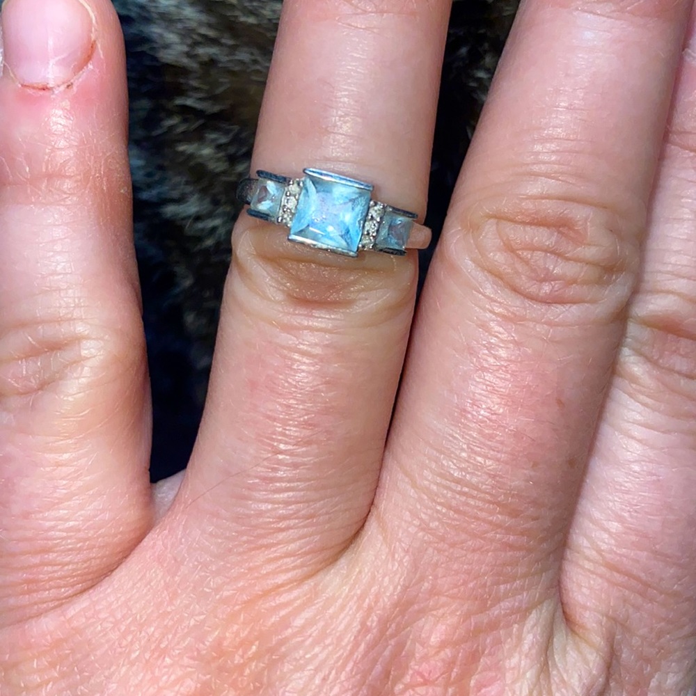 Baby blue sapphire ring, 3 stones, mini diamonds